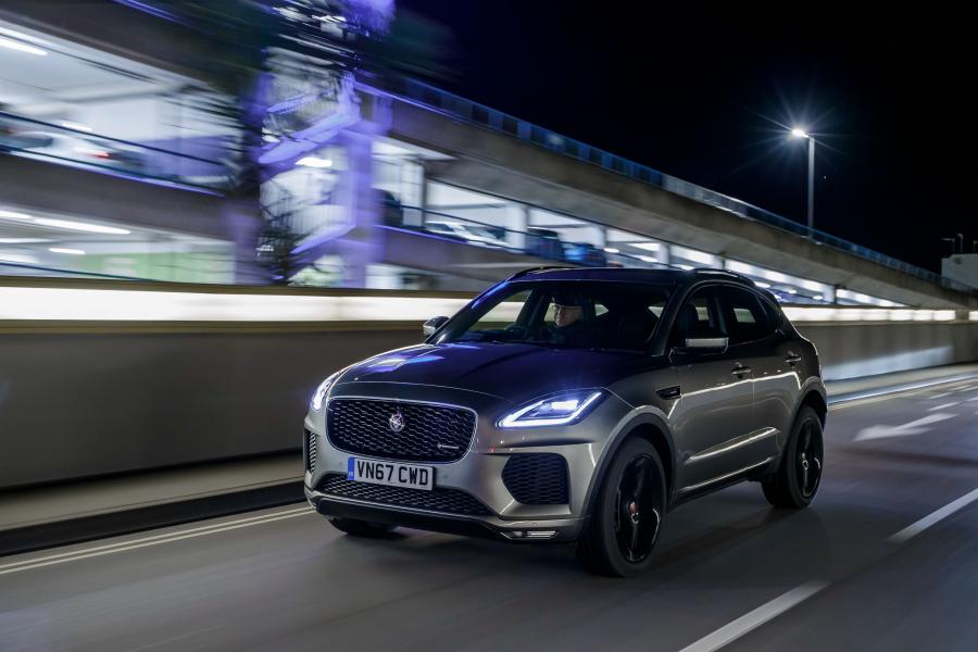  Jaguar E-Pace R-Dynamic P300 AWD 2017 года  (UK) (фото 39 из 44)